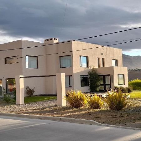 Casa Luminosa Con Parque Y Vista Espectacular El Calafate Exterior foto