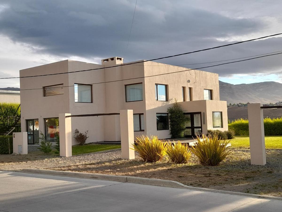 Casa Luminosa Con Parque Y Vista Espectacular El Calafate Exterior foto